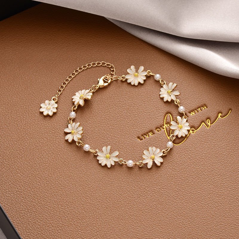 Daisy Pearl Bracelet - SHICCACHE