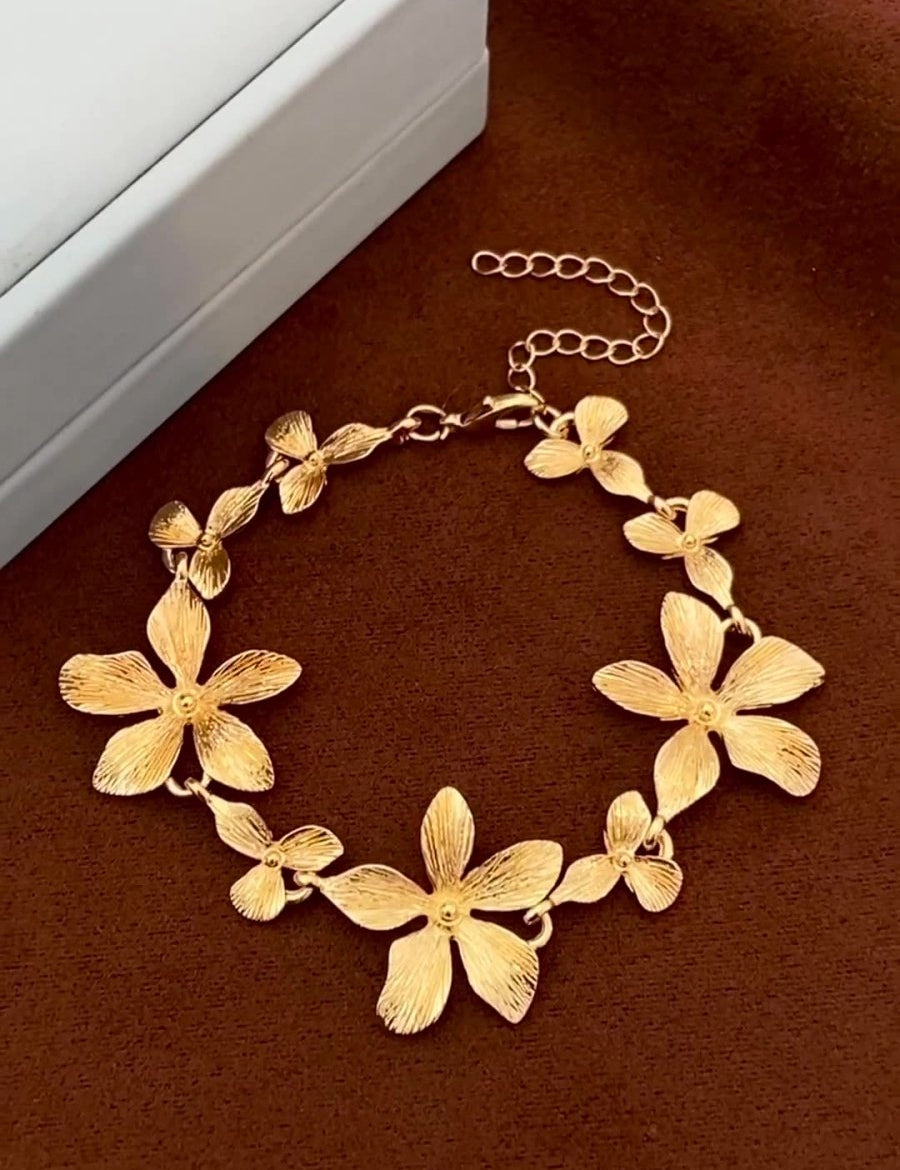 Golden Blossom Flower Bracelet - SHICCACHE