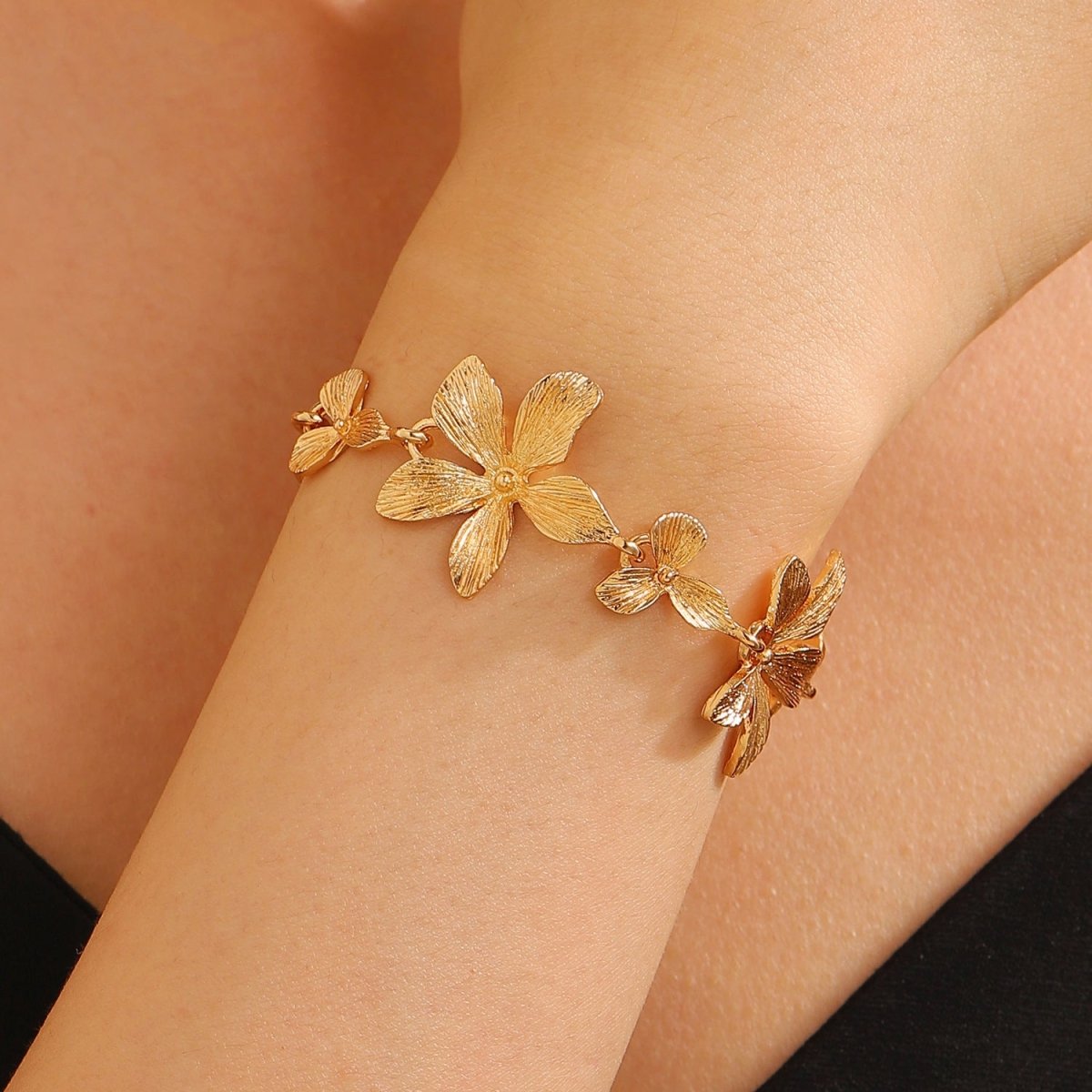Golden Blossom Flower Bracelet - SHICCACHE