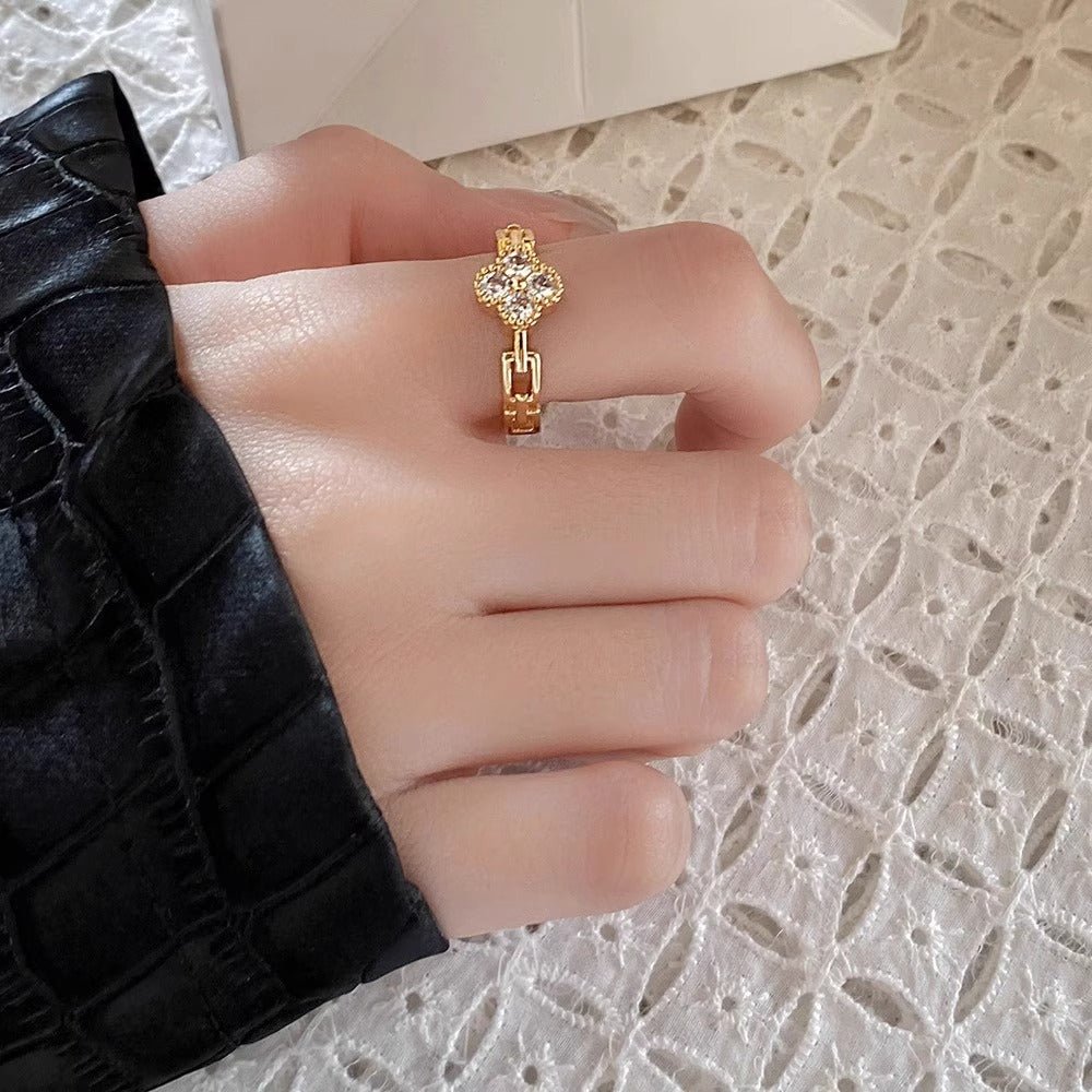 Golden Clover Chain Ring - SHICCACHE