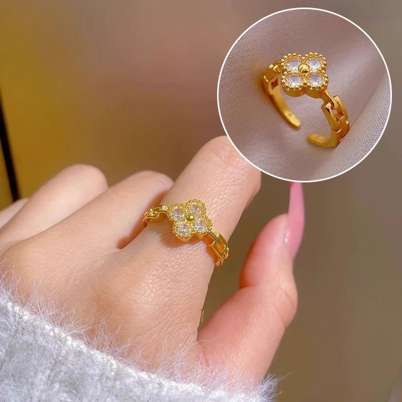 Golden Clover Chain Ring - SHICCACHE
