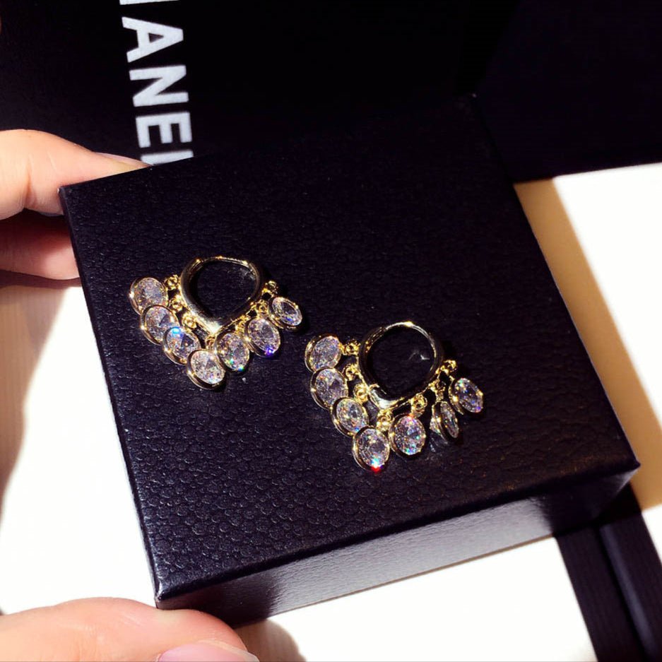 Golden Glow Crystal Drop Earrings - SHICCACHE