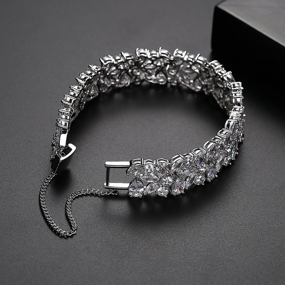 Luxury Cluster Zircon Bracelet - SHICCACHE
