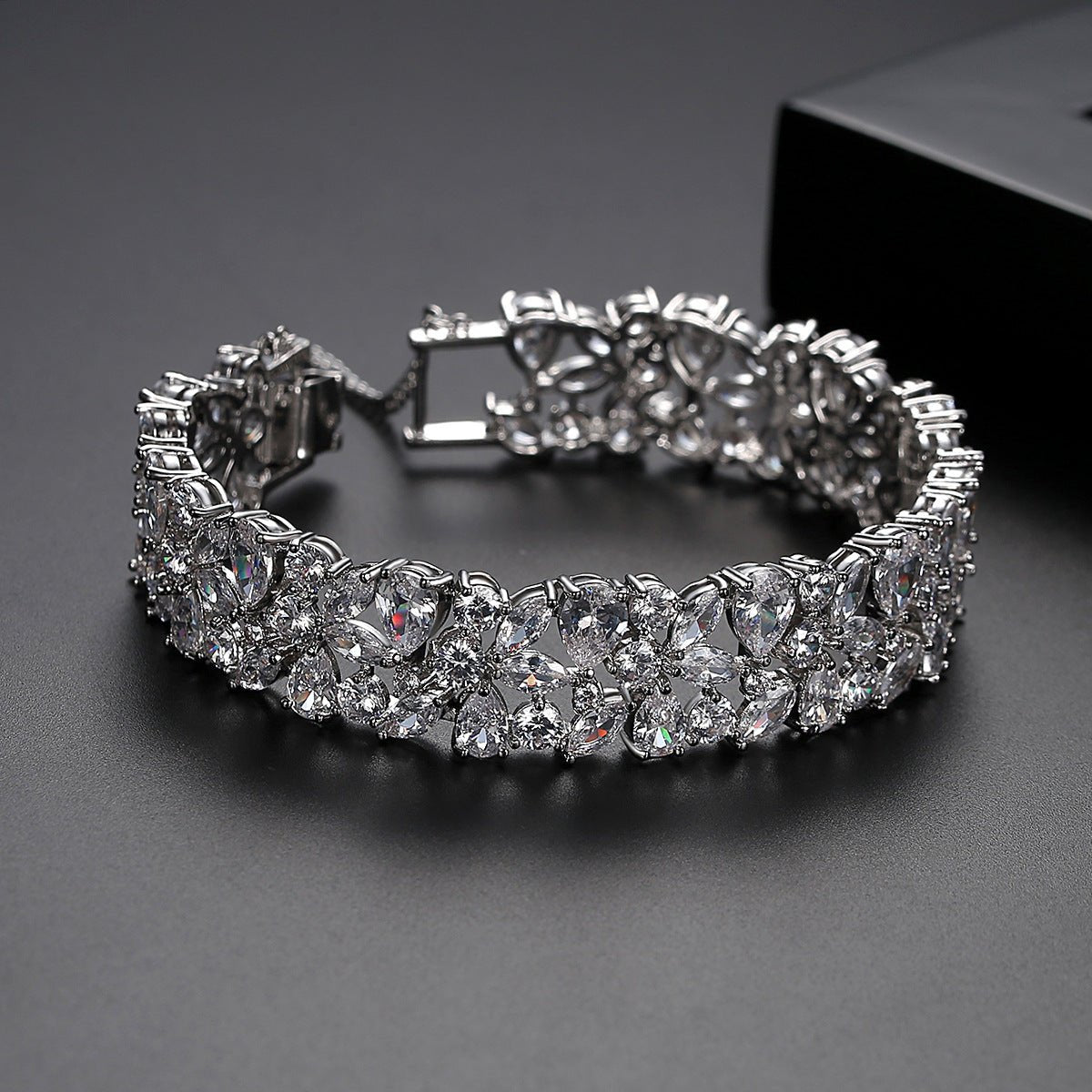 Luxury Cluster Zircon Bracelet - SHICCACHE