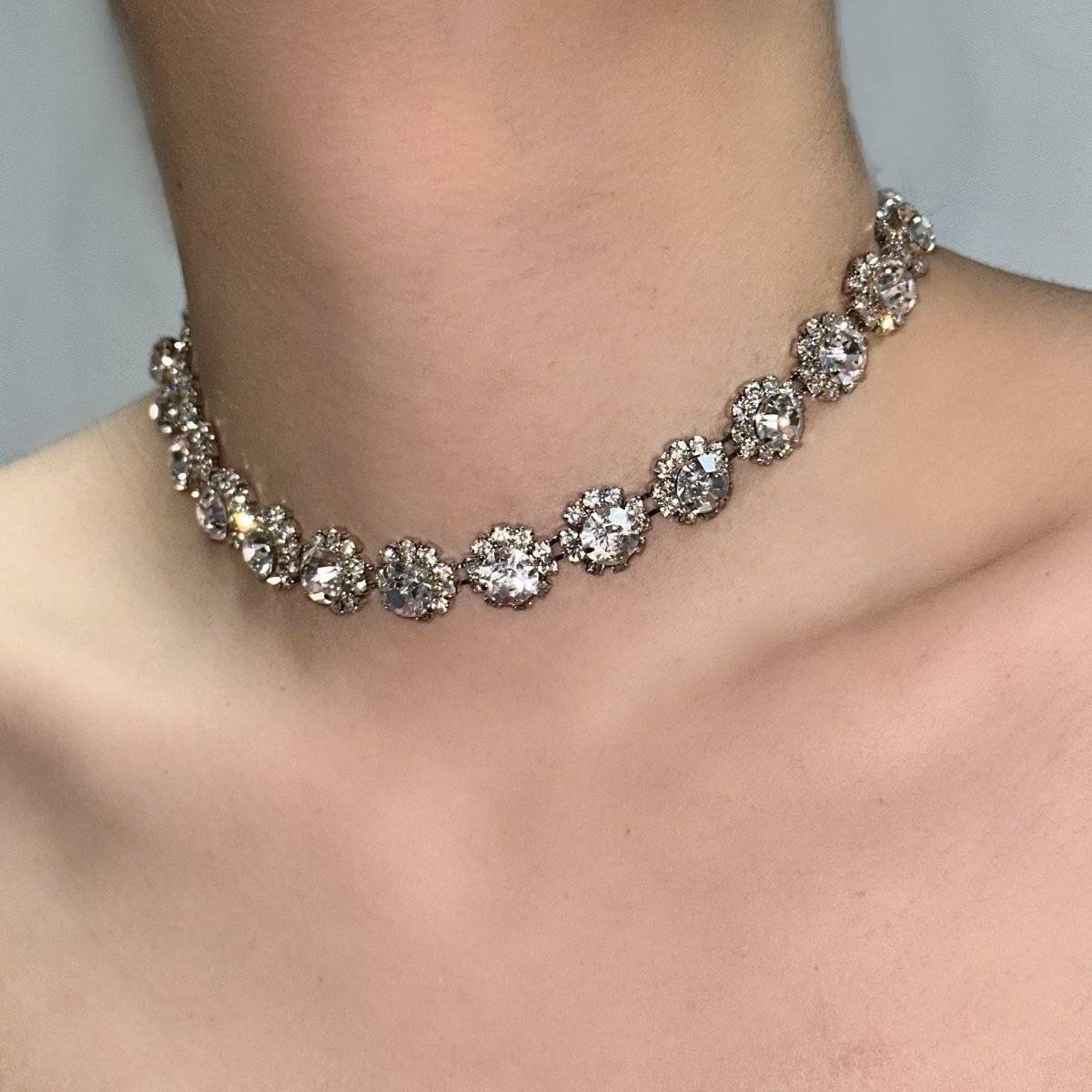 Radiant Blossom Rhinestone Choker - SHICCACHE