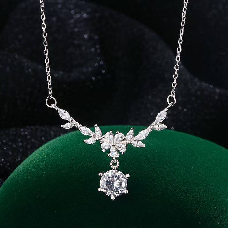 Zirconia Blossom Necklace - SHICCACHE